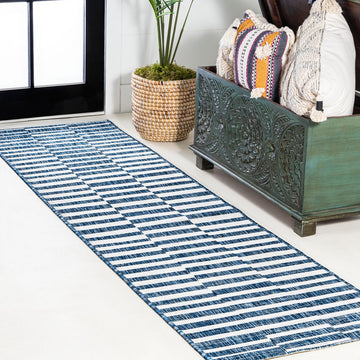 Sukie Modern Offset Stripe Indoor/outdoor Area Rug